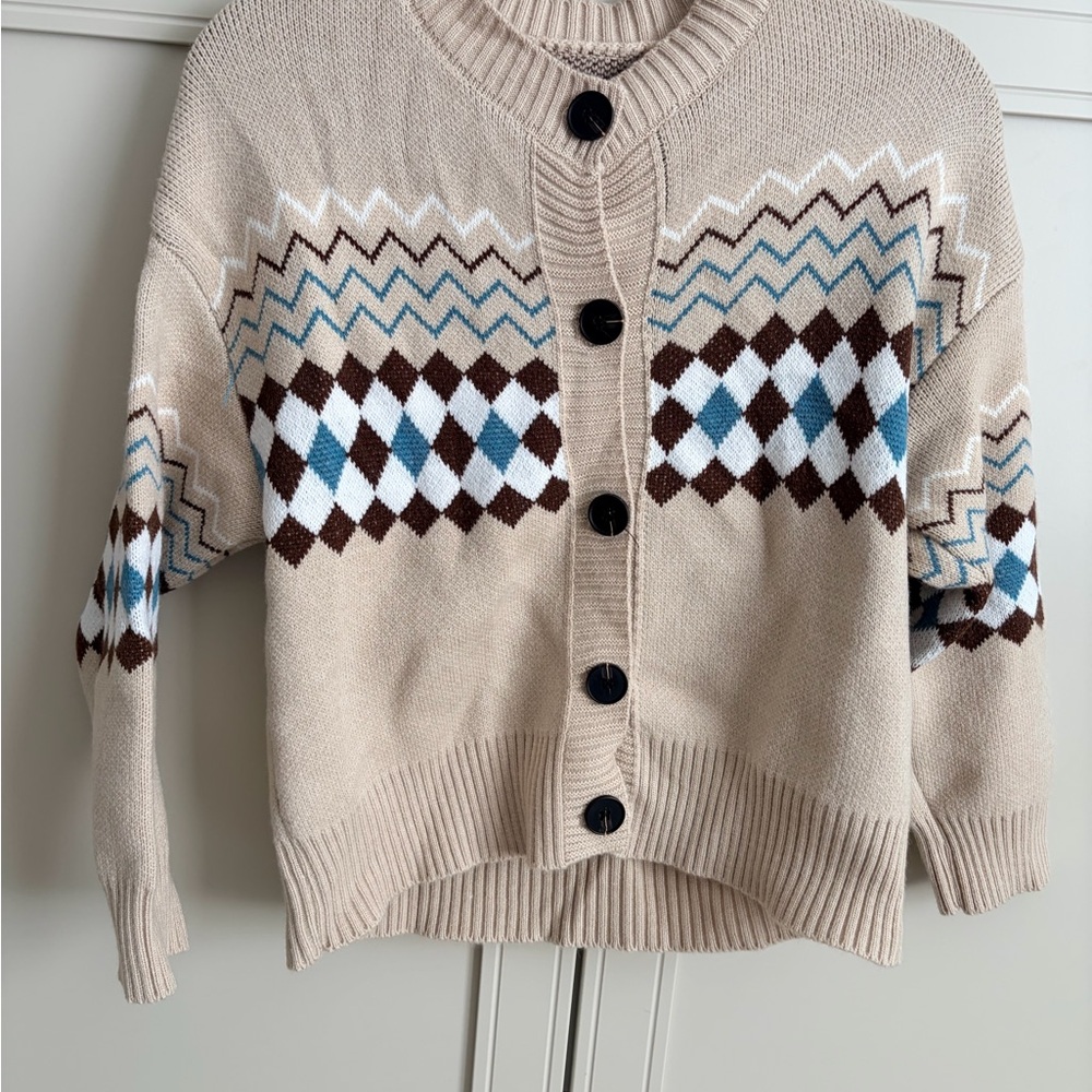 Women’s Beige Argyle Knit Sweater new, never worn